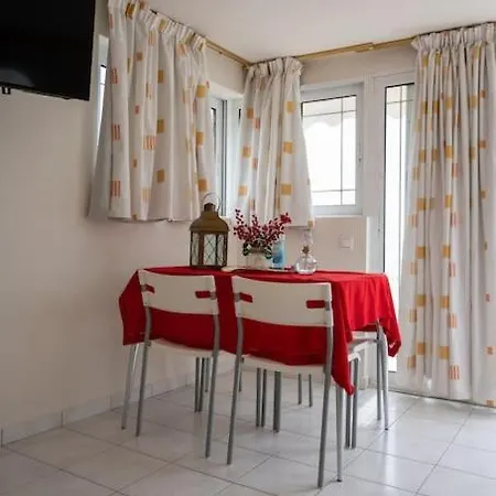 Olga's Sea View By Hsh アパート