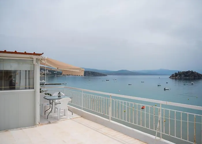 Olga's Sea View By Hsh טולון